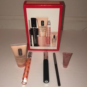 NEW.....Clinique gift set!